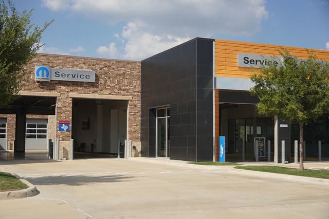 Used 2024 Jeep Grand Cherokee L Limited w/ Black Appearance Package image 37