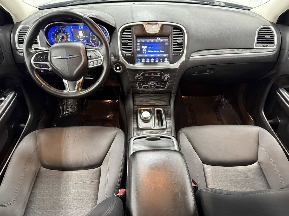 Used 2019 Chrysler 300 Touring w/ Sport Appearance Package image 11