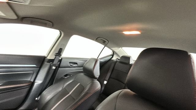 Used 2024 Nissan Altima 2.5 SR FWD image 13