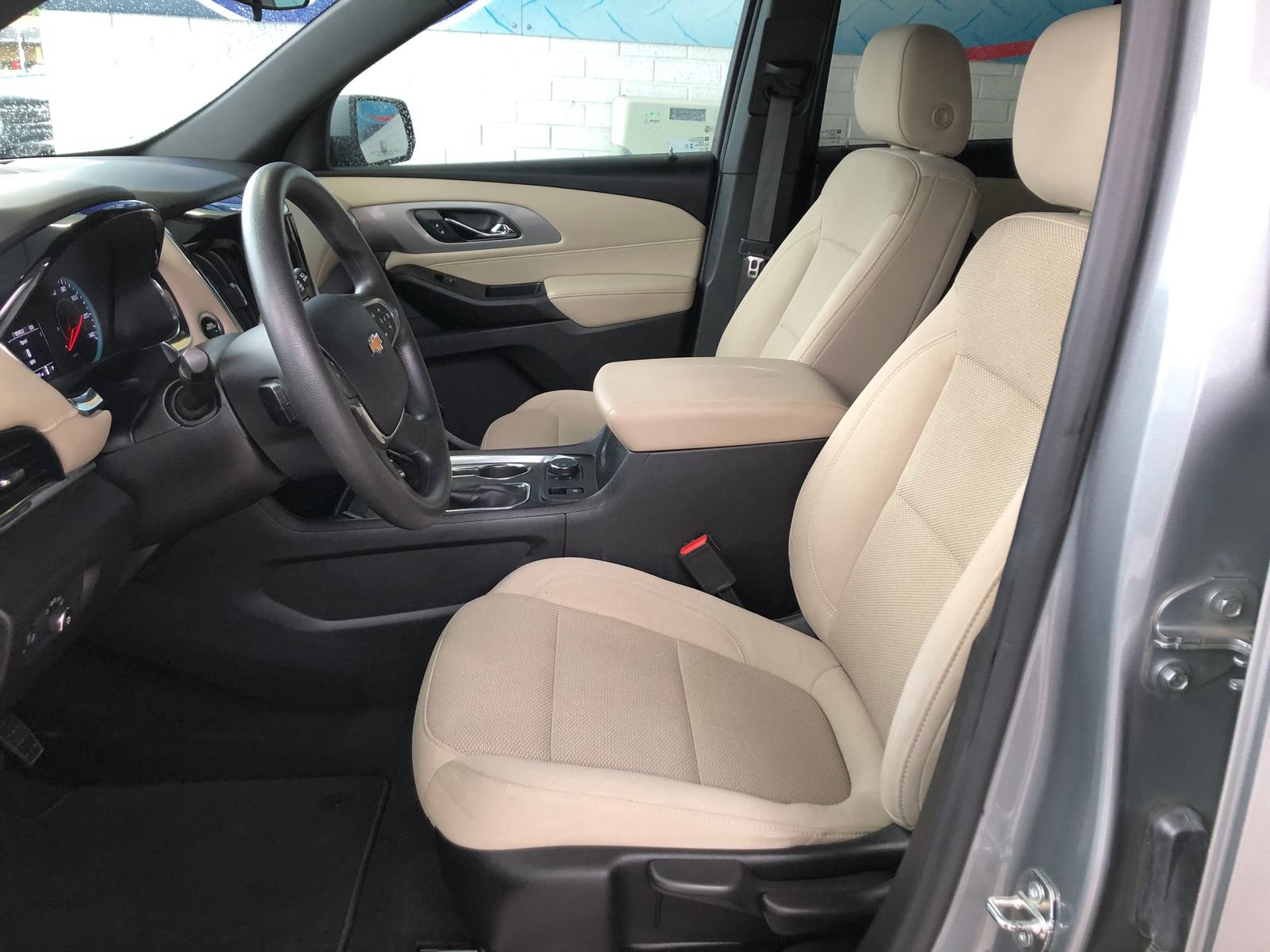 Used 2023 Chevrolet Traverse LS w/ Safety Package FWD image 19