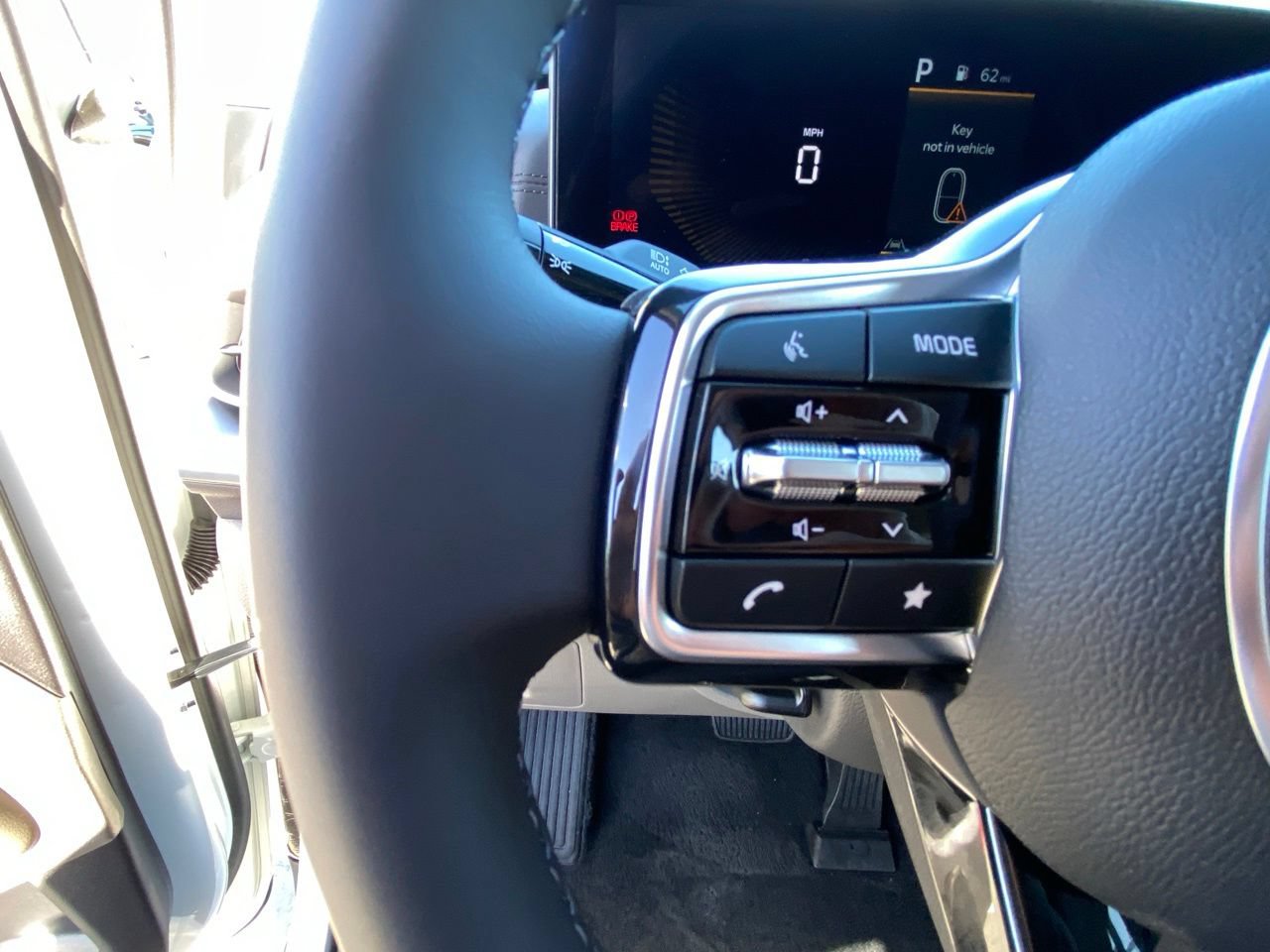 New 2026 Kia Carnival FWD image 15