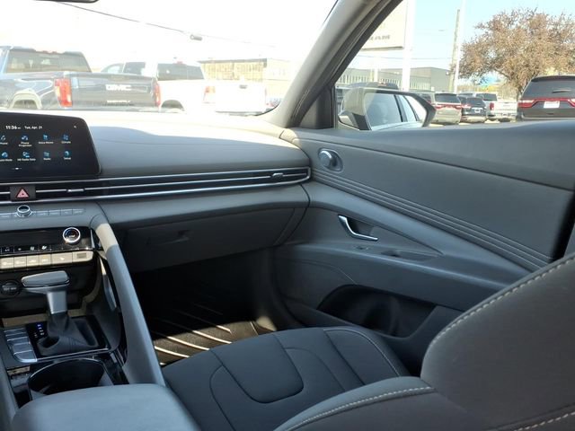 Used 2024 Hyundai Elantra SEL w/ Convenience Package FWD image 13