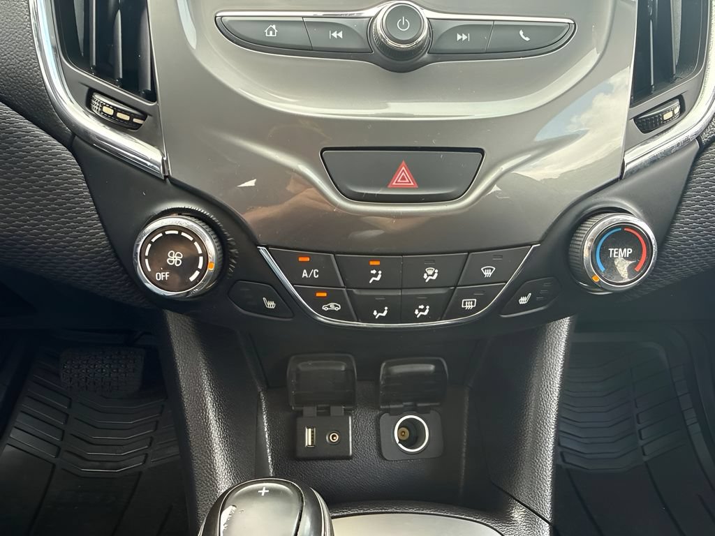 Used 2017 Chevrolet Cruze LT w/ Convenience Package FWD image 21