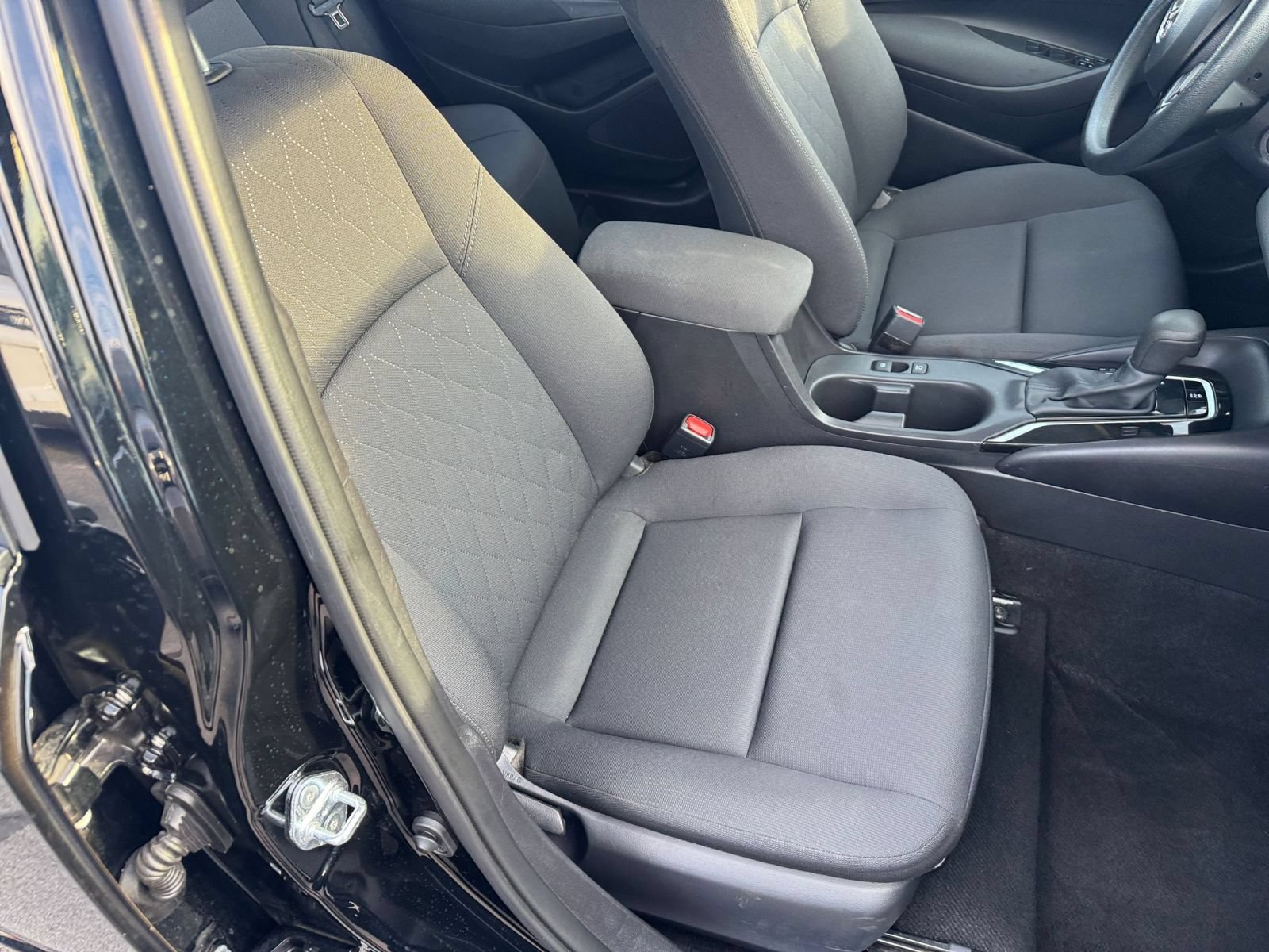 Used 2025 Toyota Corolla LE FWD image 33