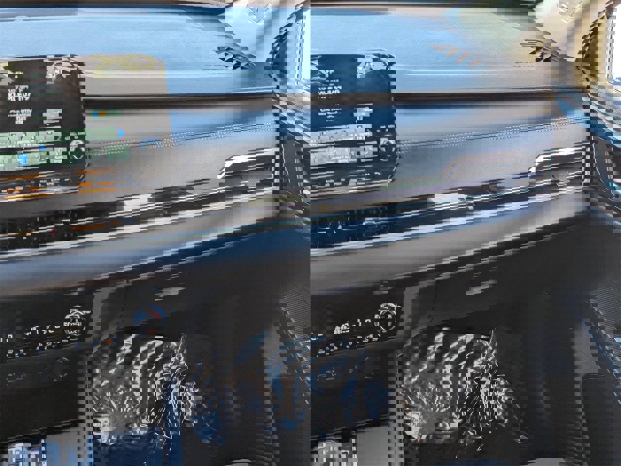 Used 2024 Mitsubishi Outlander AWD image 15