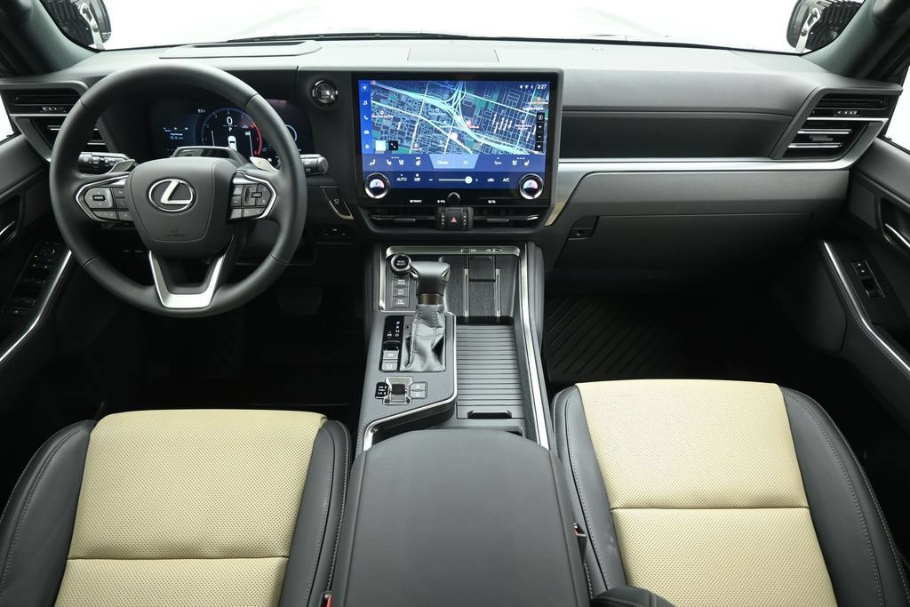 Used 2025 Lexus GX 550 w/ Accessory Package (CT) AWD/4WD image 20