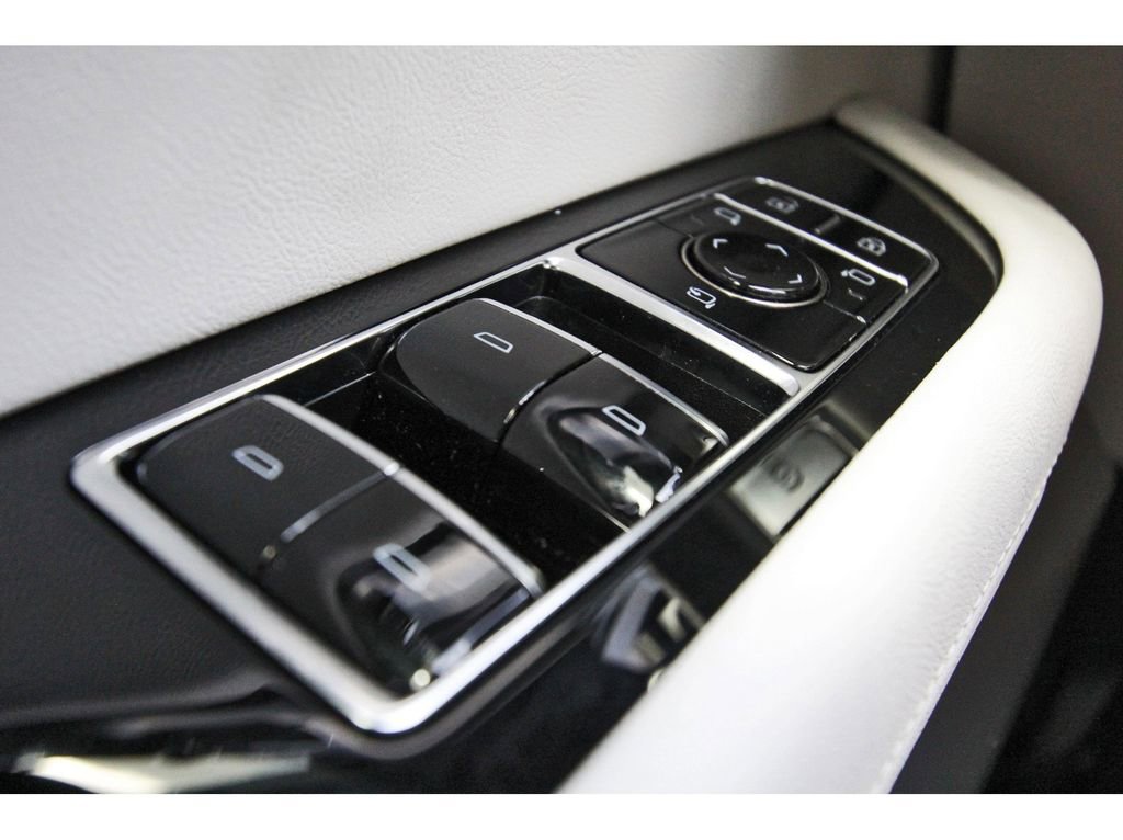 New 2026 Cadillac Vistiq Luxury image 15