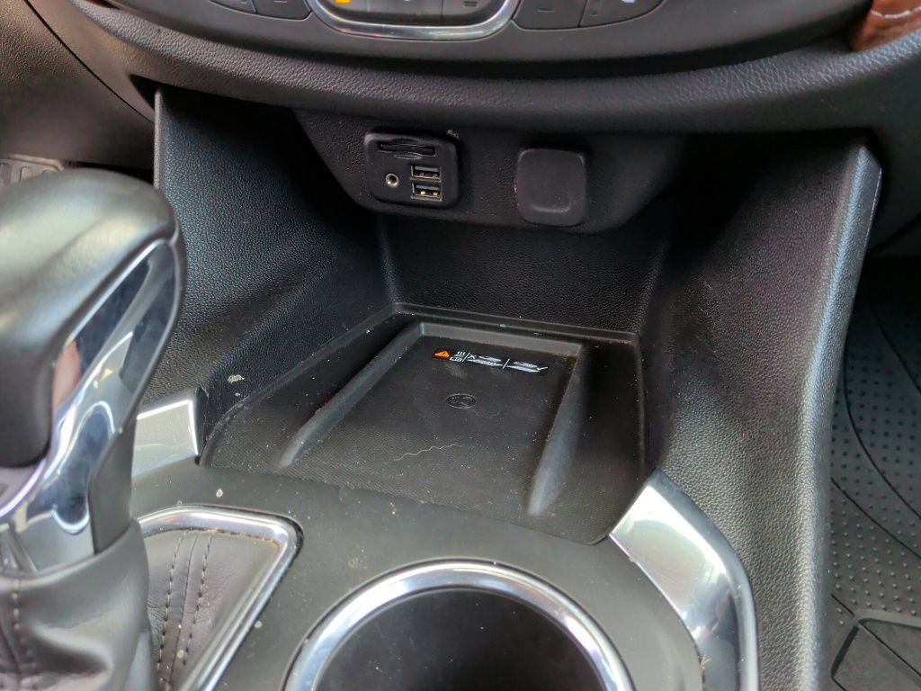 Used 2021 Chevrolet Traverse High Country w/ LPO, Floor Liner Package AWD/4WD image 32