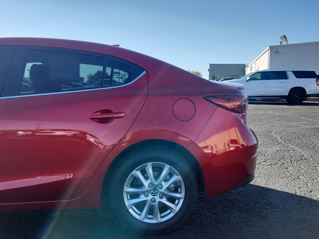 Used 2016 MAZDA MAZDA3 i Touring w/ Popular Equipment Package FWD image 9