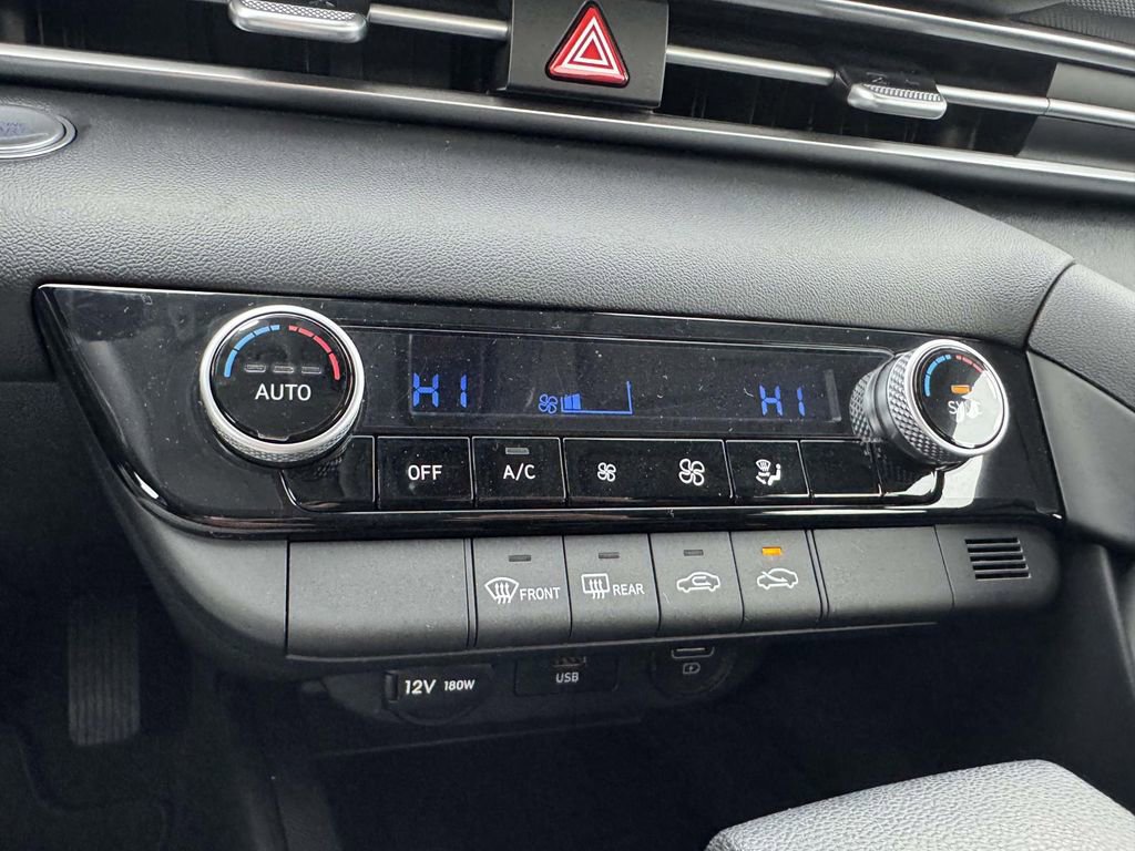 Certified 2023 Hyundai Elantra SEL image 25