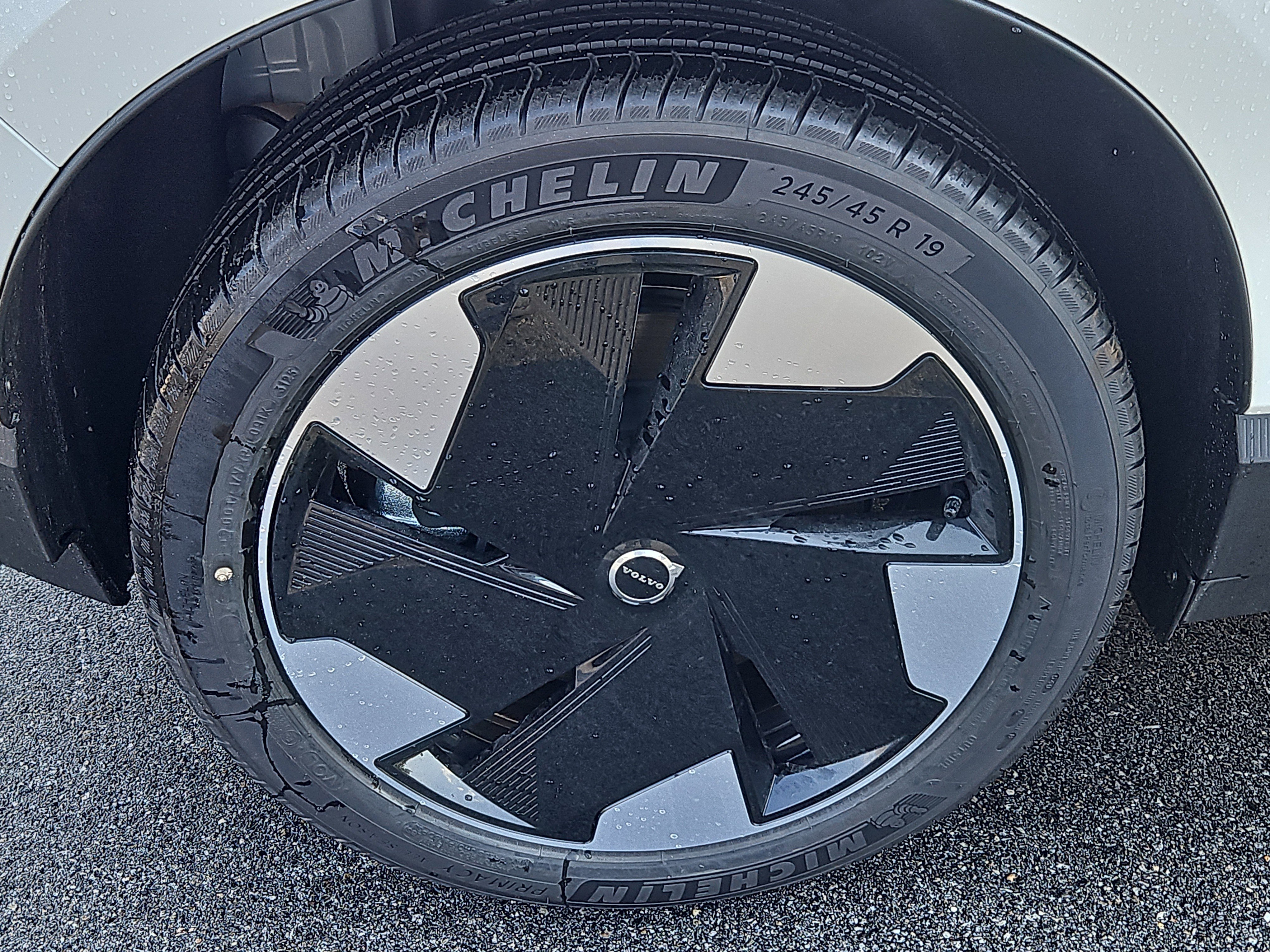 New 2026 Volvo EX30 Plus w/ Protection Package Premier image 15