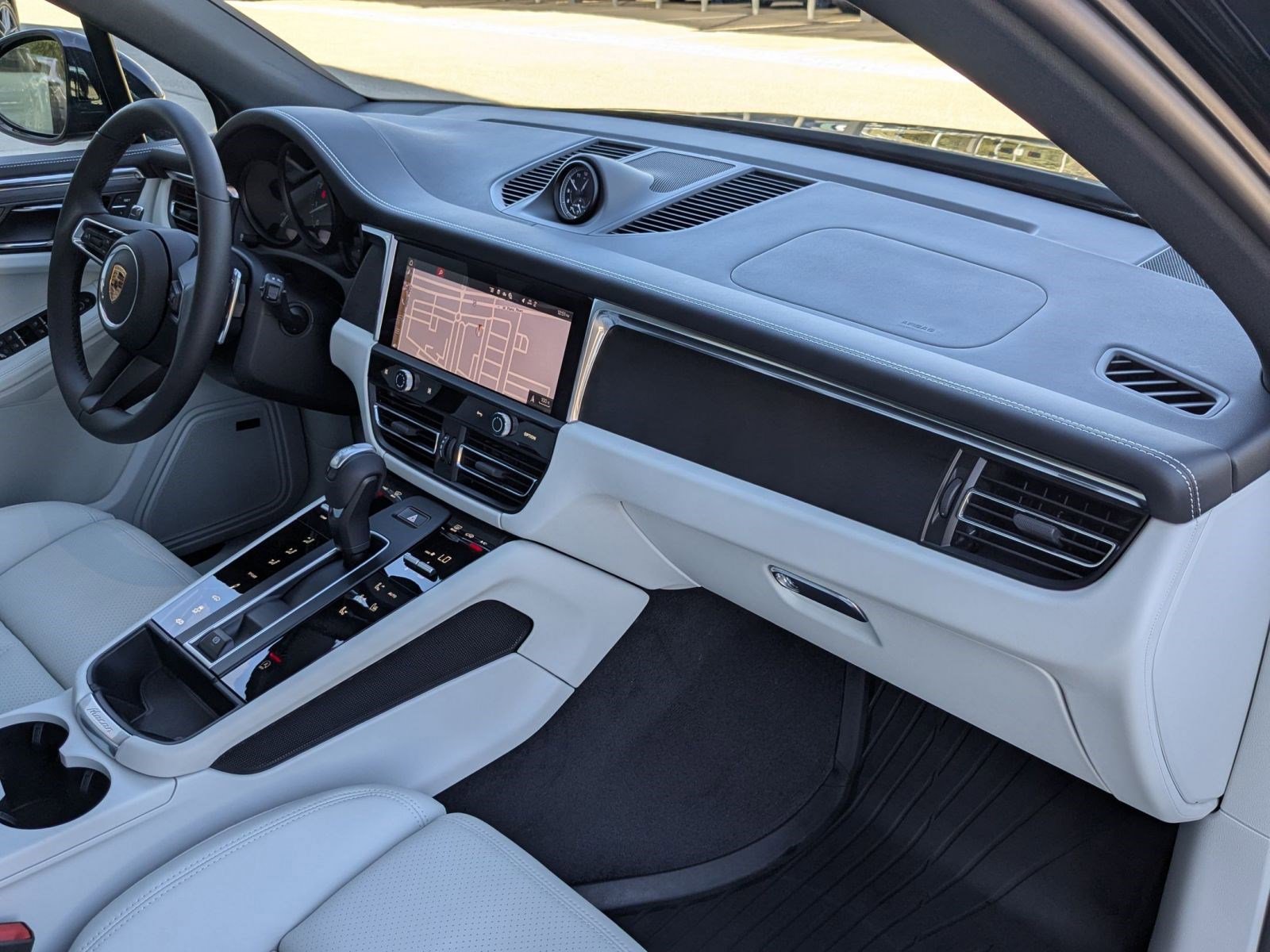 New 2026 Porsche Macan GTS AWD/4WD image 26