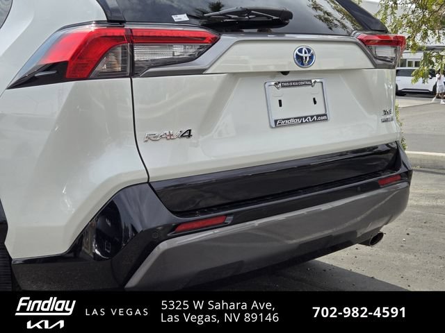 Used 2021 Toyota RAV4 XSE AWD/4WD image 7