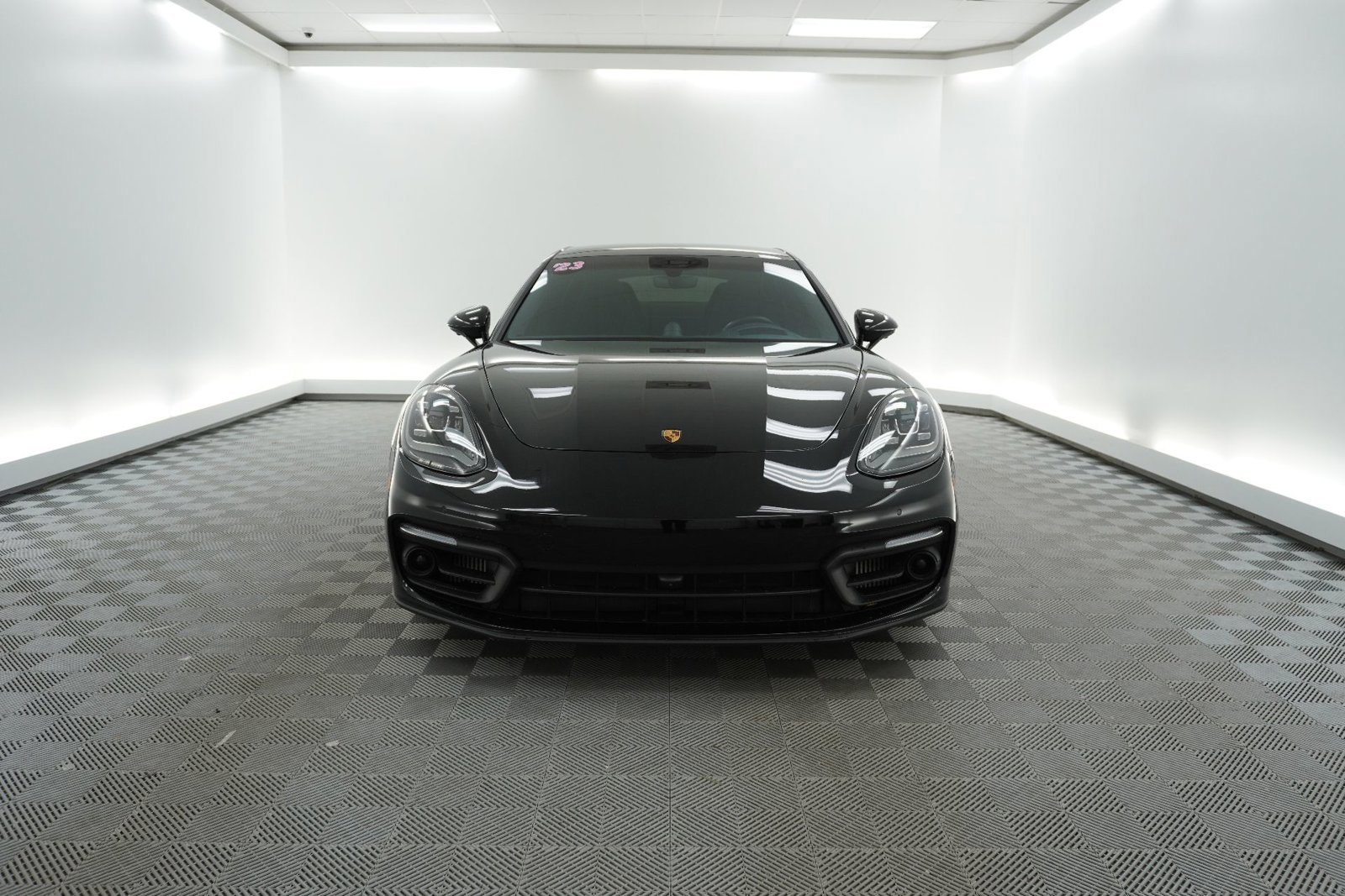 Used 2023 Porsche Panamera Platinum Edition image 10