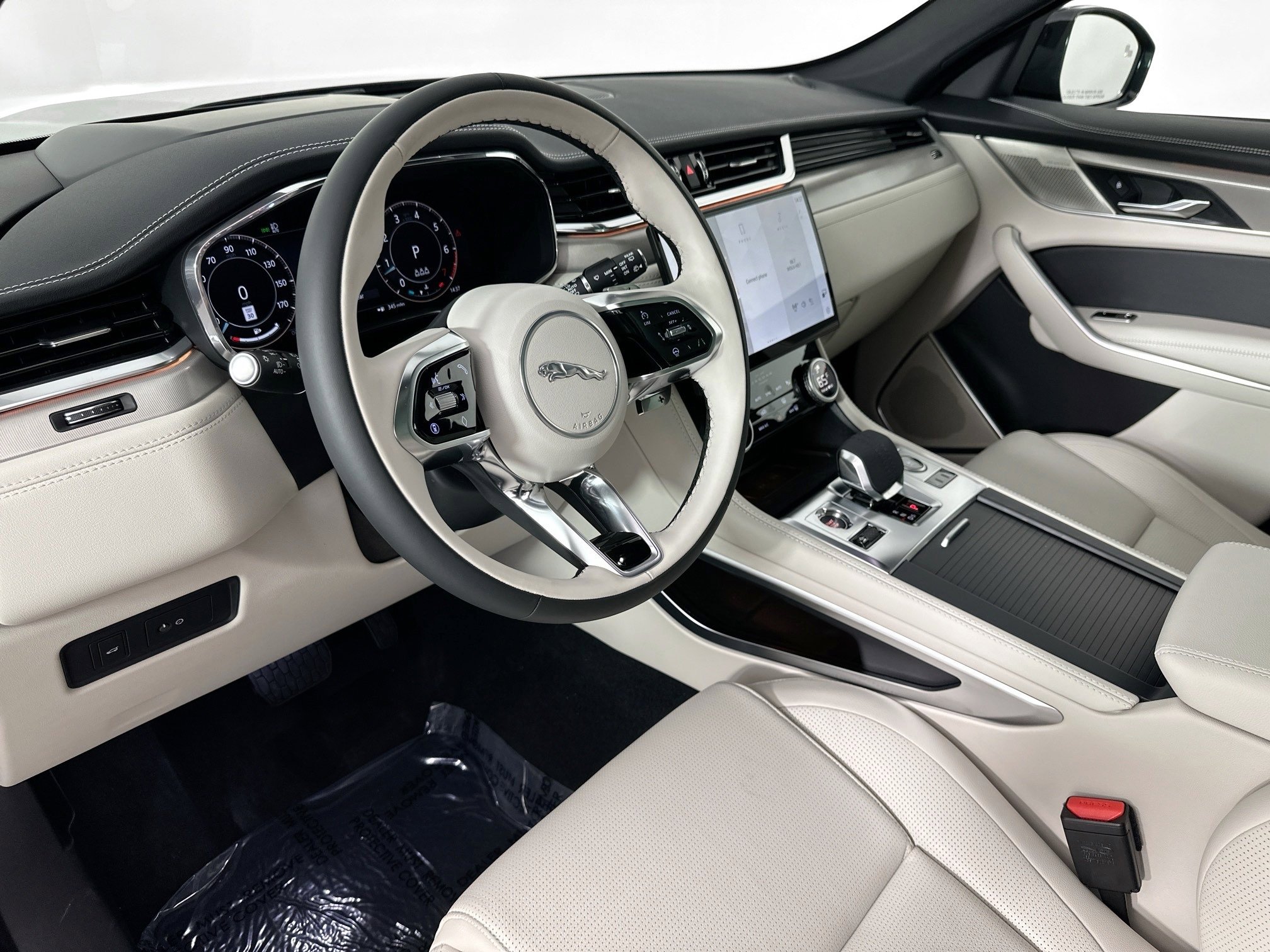Used 2026 Jaguar F-PACE R-Dynamic S image 10