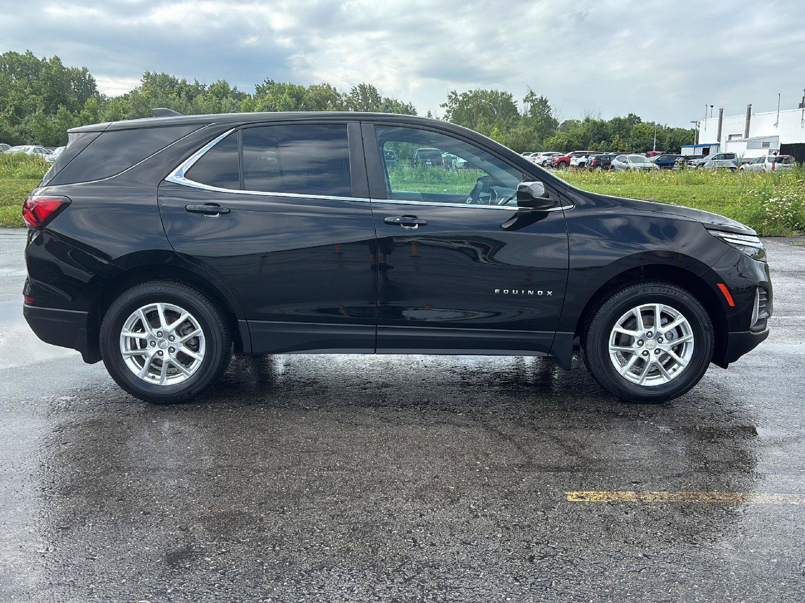 Used 2024 Chevrolet Equinox LT AWD/4WD image 11
