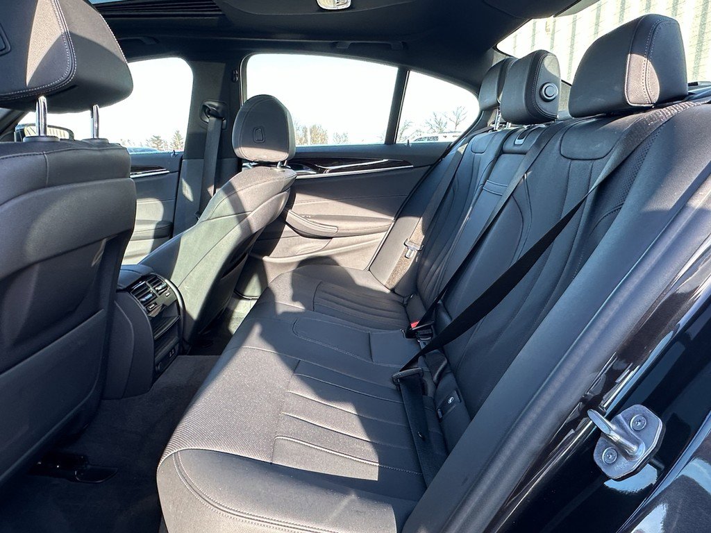 Used 2021 BMW 530i xDrive w/ Convenience Package image 10