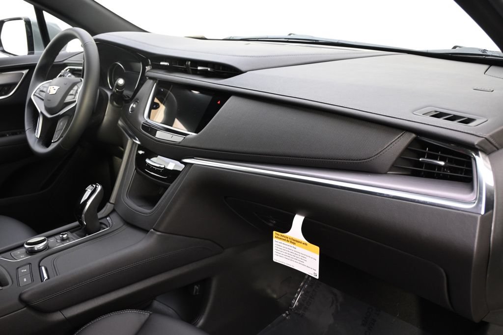 New 2026 Cadillac XT5 Luxury w/ LPO, ONYX Package AWD/4WD image 15