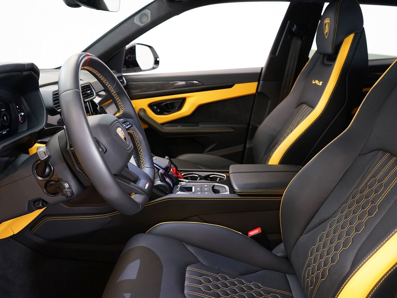 Used 2024 Lamborghini Urus S image 23