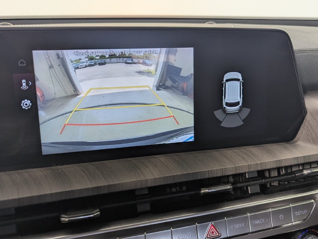 Used 2024 Kia Telluride EX w/ EX Captain's Chair Package FWD image 19