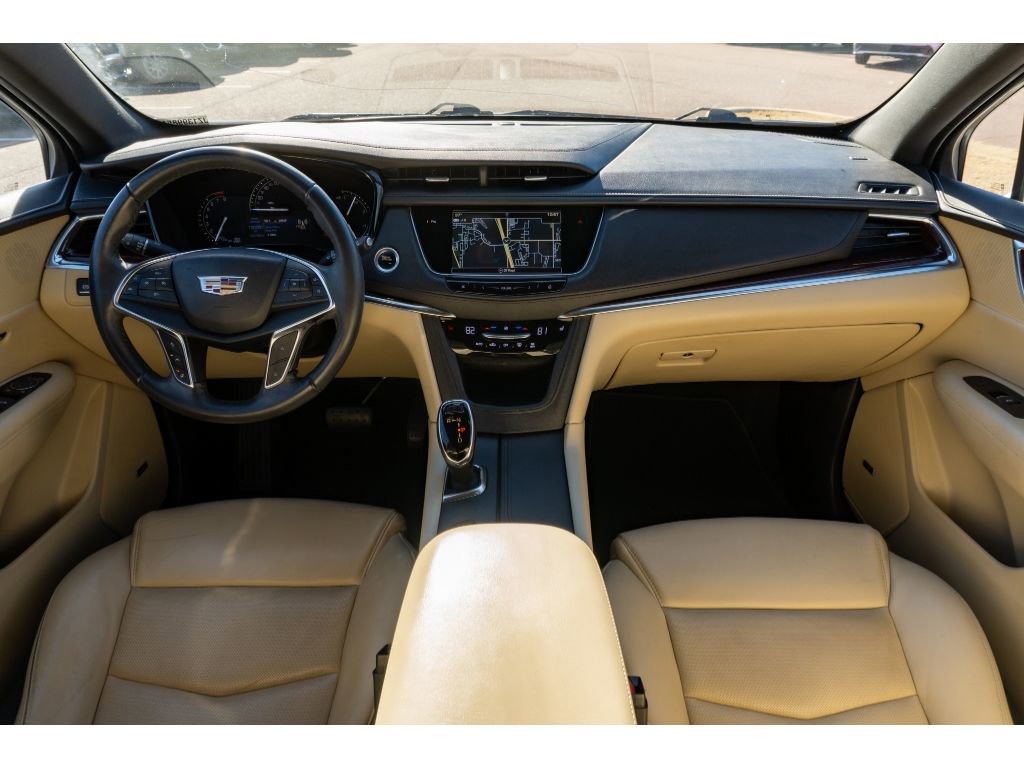 Used 2018 Cadillac XT5 Luxury w/ Driver Awareness Package image 18