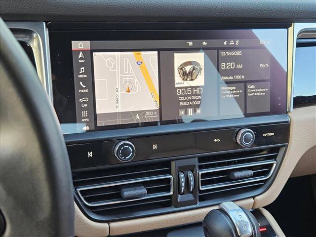 Used 2023 Porsche Macan image 15