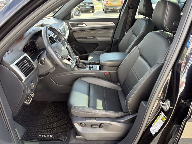 Used 2023 Volkswagen Atlas Cross Sport SEL R-Line AWD/4WD image 13