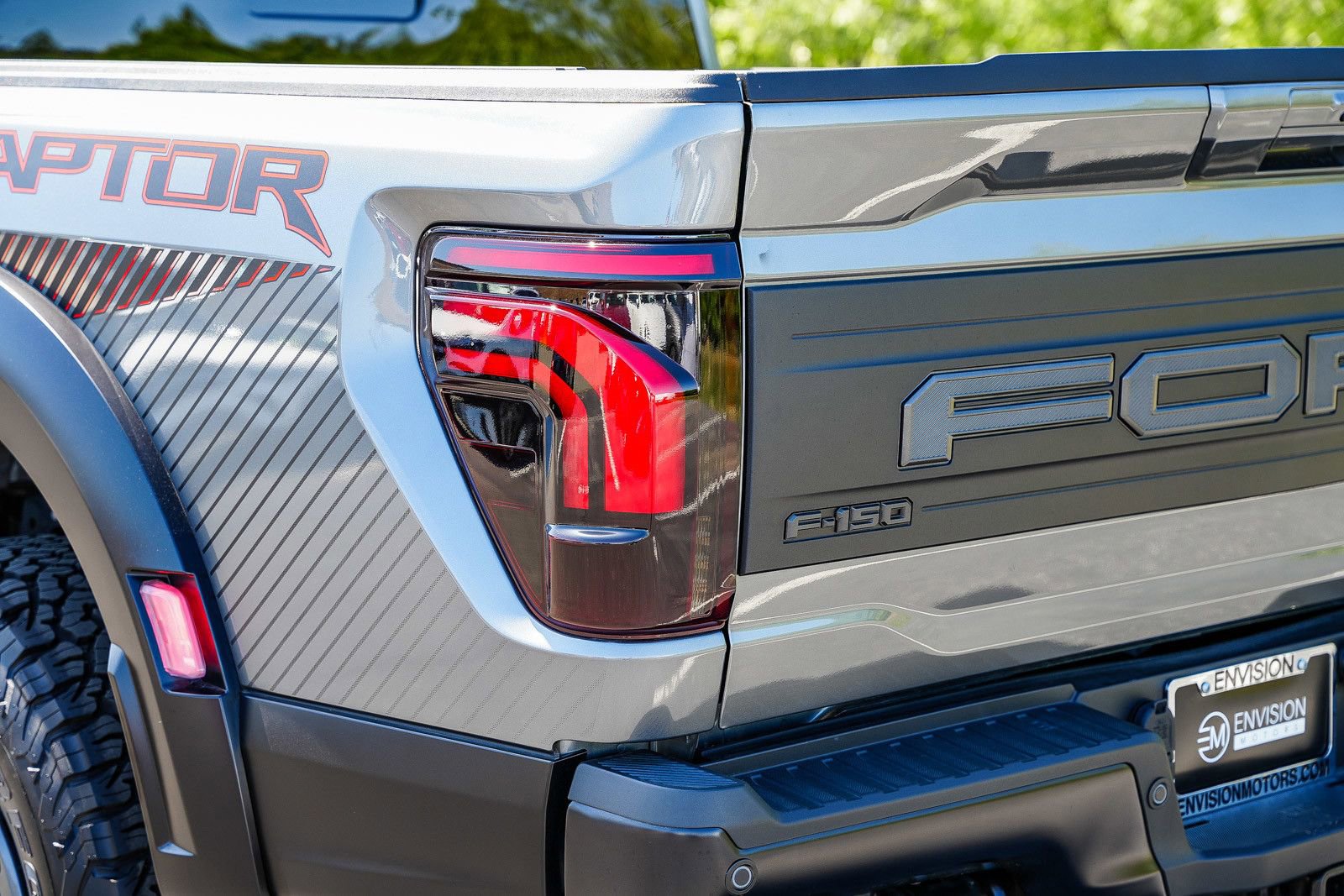 Used 2025 Ford F150 Raptor AWD/4WD image 11