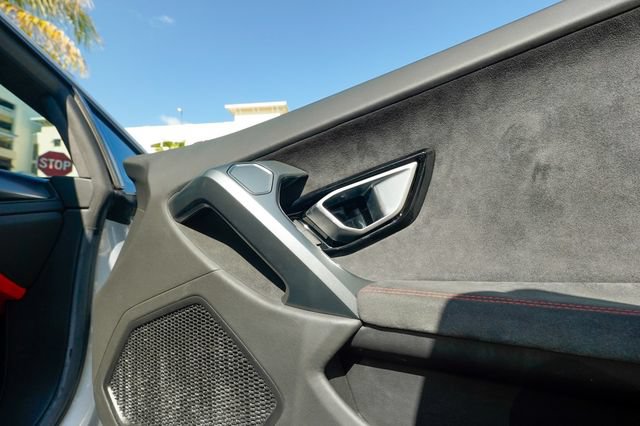 Used 2015 Lamborghini Huracan LP 610-4 AWD/4WD image 75
