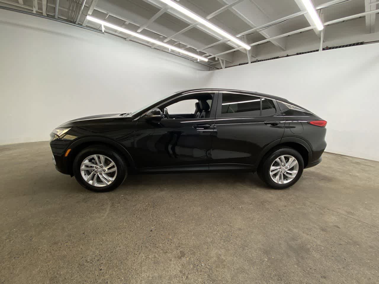 Used 2024 Buick Envista Preferred image 3