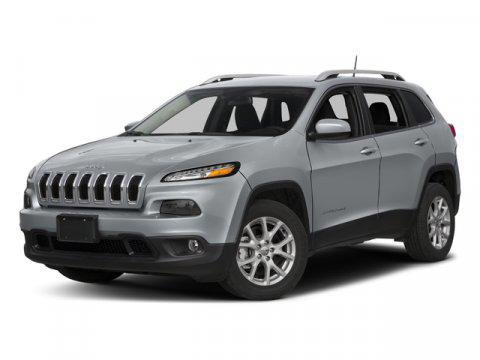 Used 2018 Jeep Cherokee Latitude w/ Altitude Package image 4