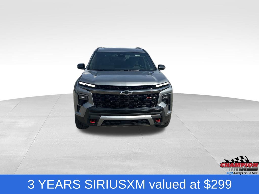 Used 2025 Chevrolet Traverse Z71 w/ Enhanced Driving Package AWD/4WD image 9