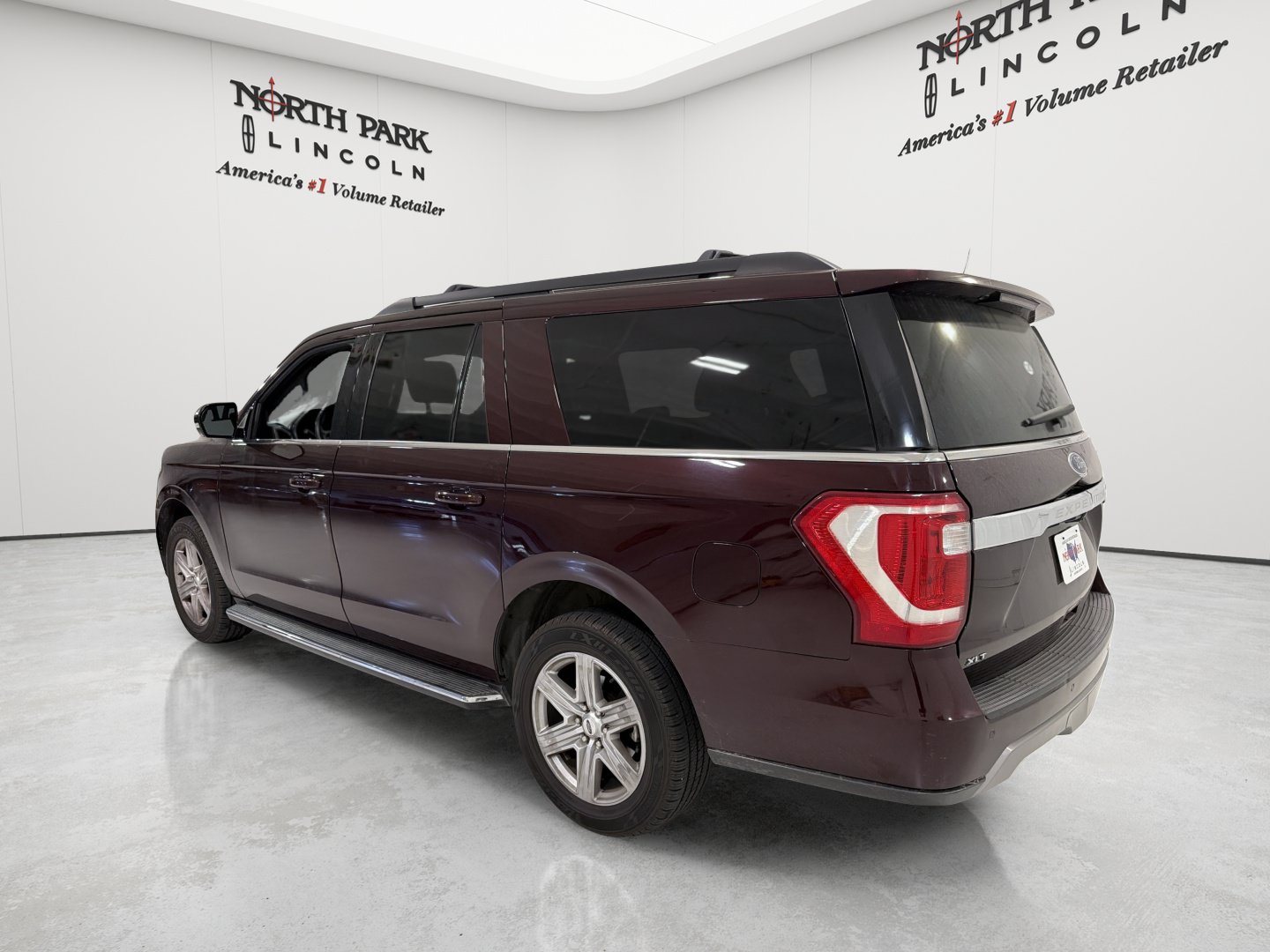 Used 2020 Ford Expedition Max XLT w/ Equipment Group 202A RWD image 3