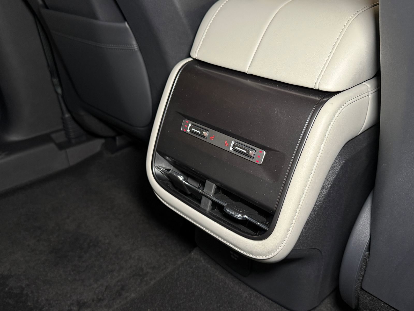 New 2026 Lincoln Nautilus Premier w/ Equipment Group 102A image 15