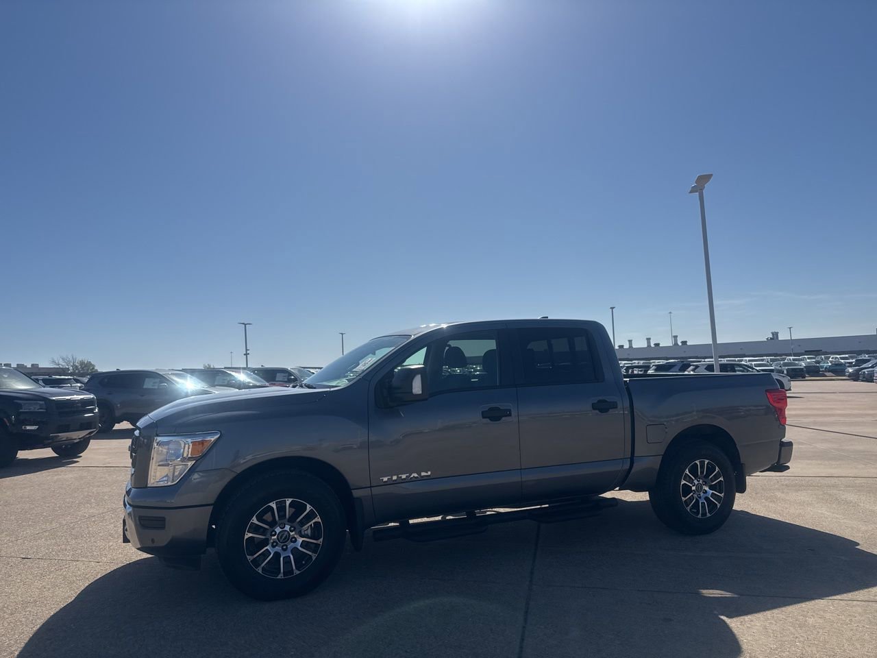 Certified 2024 Nissan Titan SV w/ SV Convenience Package image 12