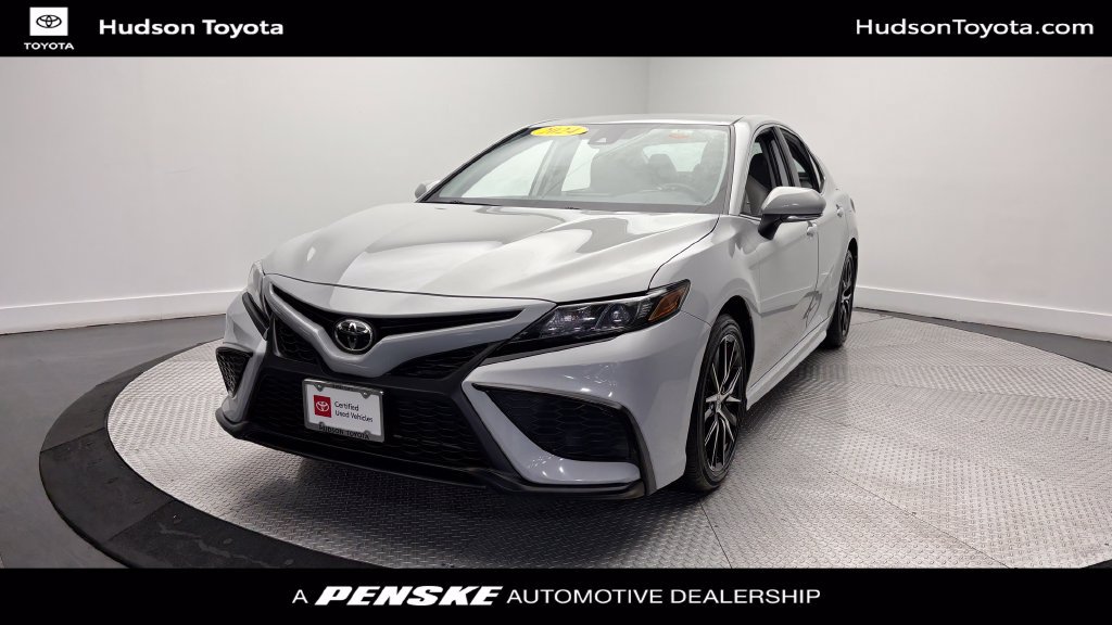 Certified 2024 Toyota Camry SE FWD image 1