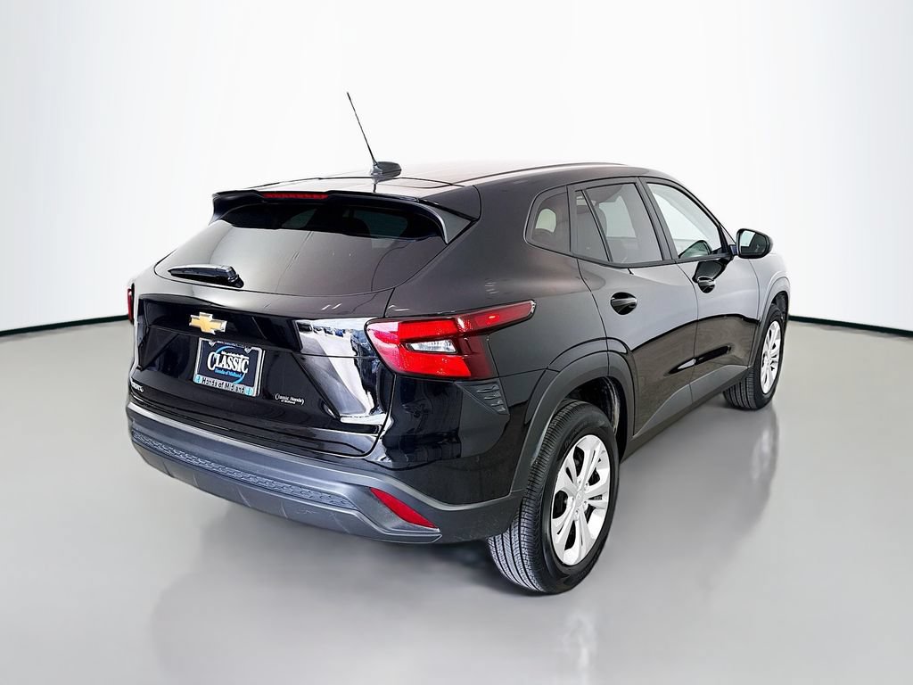 Used 2026 Chevrolet Trax LS FWD image 7