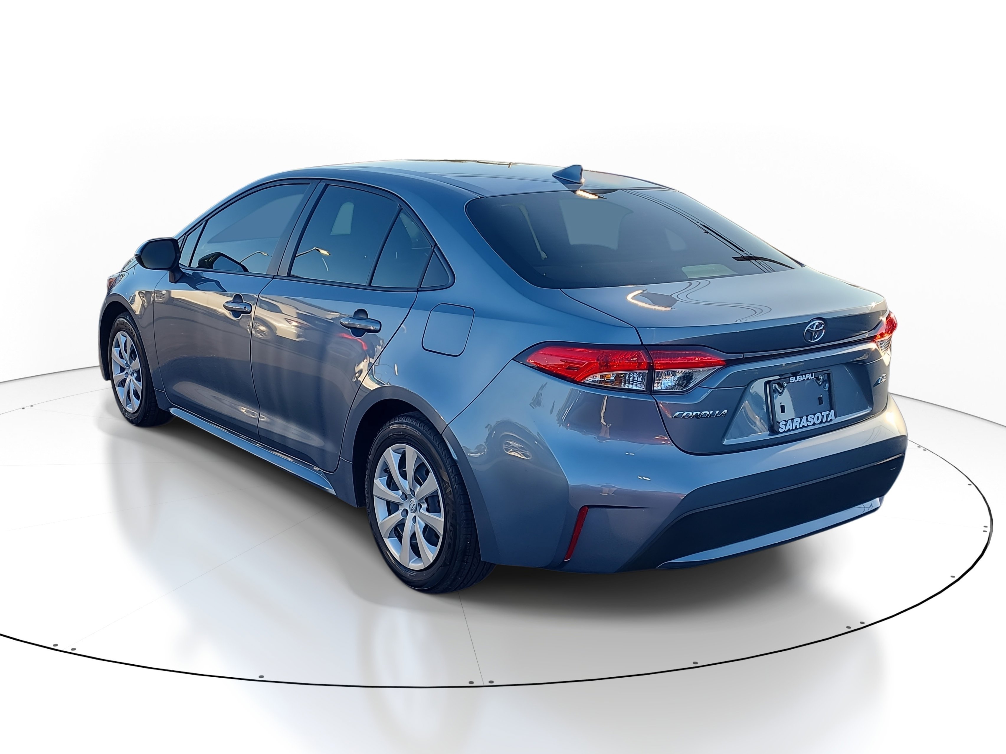 Used 2022 Toyota Corolla LE image 4