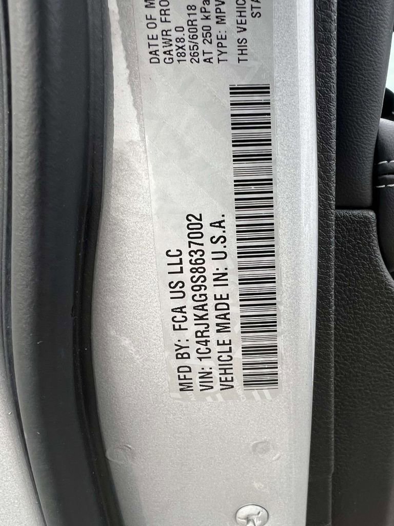 Used 2025 Jeep Grand Cherokee L Laredo AWD/4WD image 24