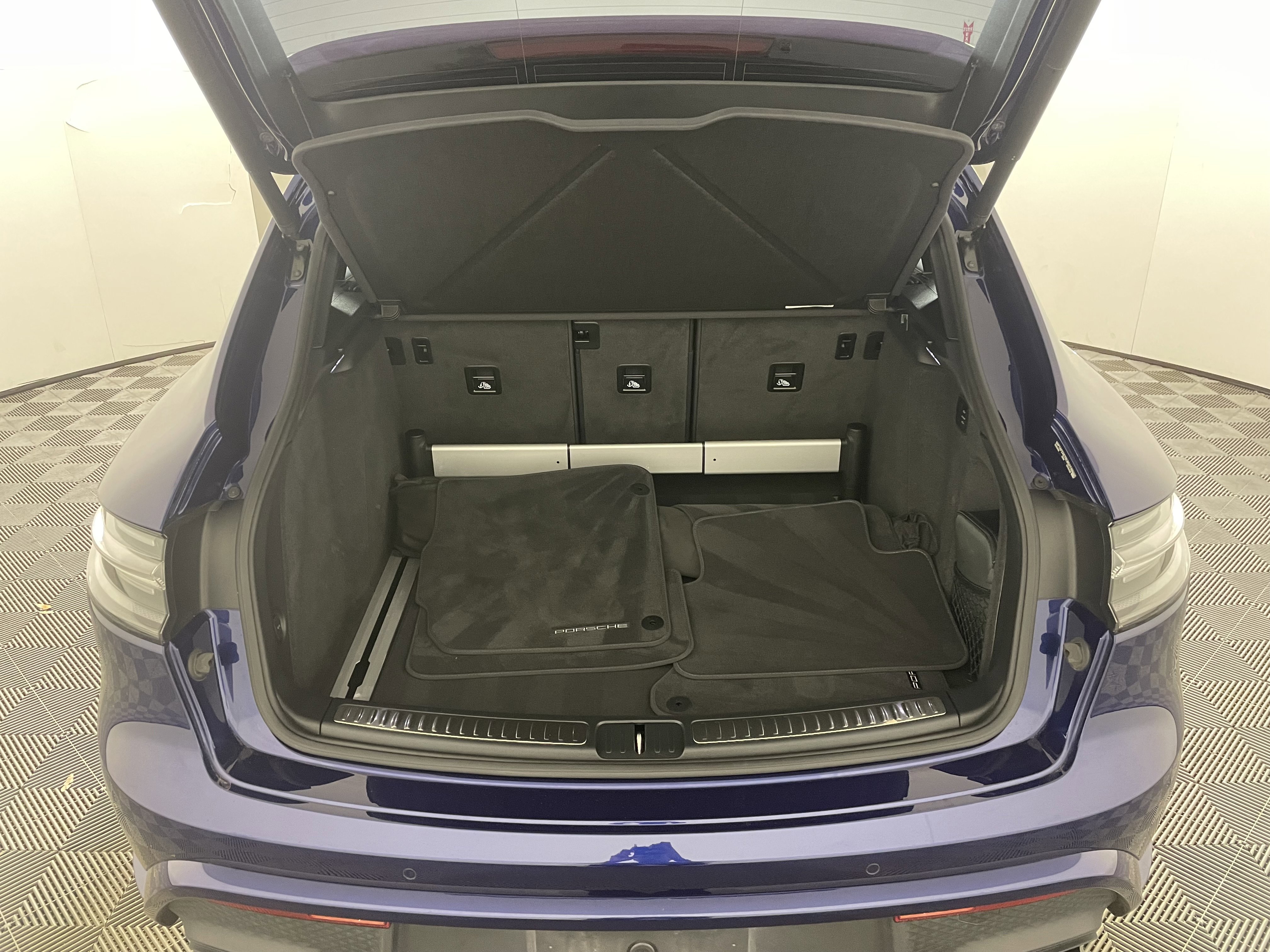 Certified 2024 Porsche Macan GTS image 21