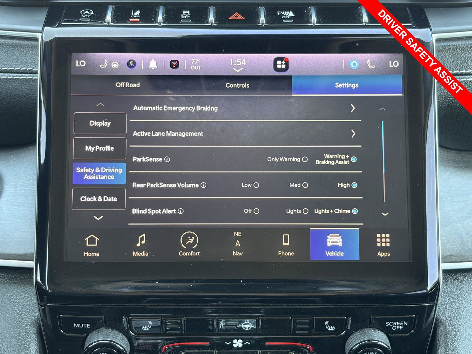 Used 2023 Jeep Grand Cherokee L Limited w/ Black Appearance Package AWD/4WD image 10