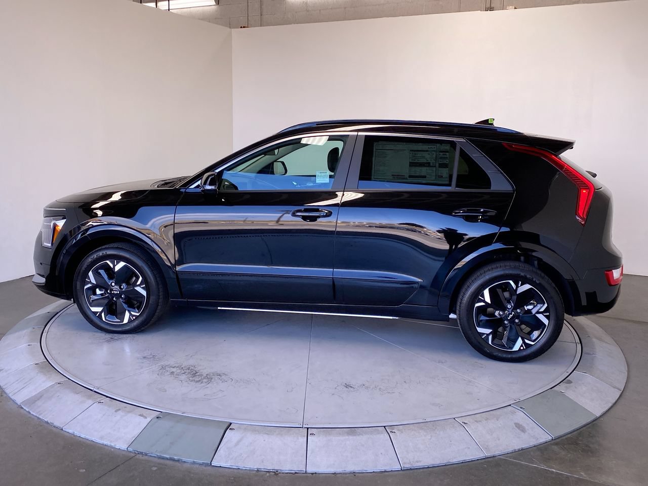 New 2026 Kia Niro Wind FWD image 2
