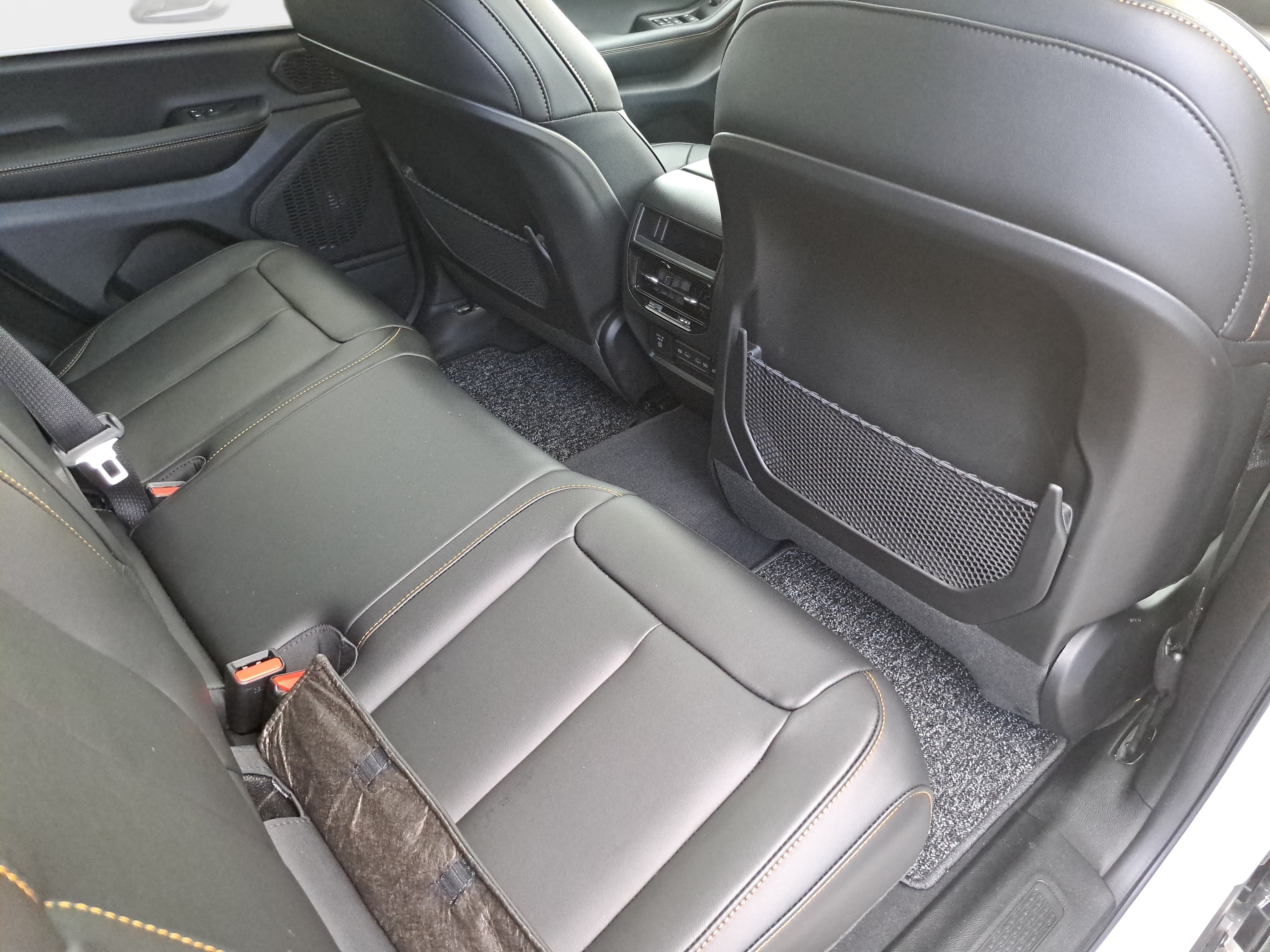 New 2026 Jeep Grand Cherokee Limited AWD/4WD image 11