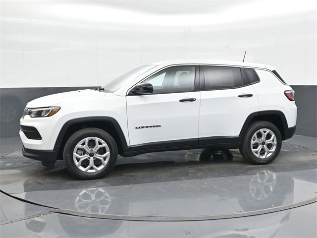 Used 2025 Jeep Compass Sport image 10