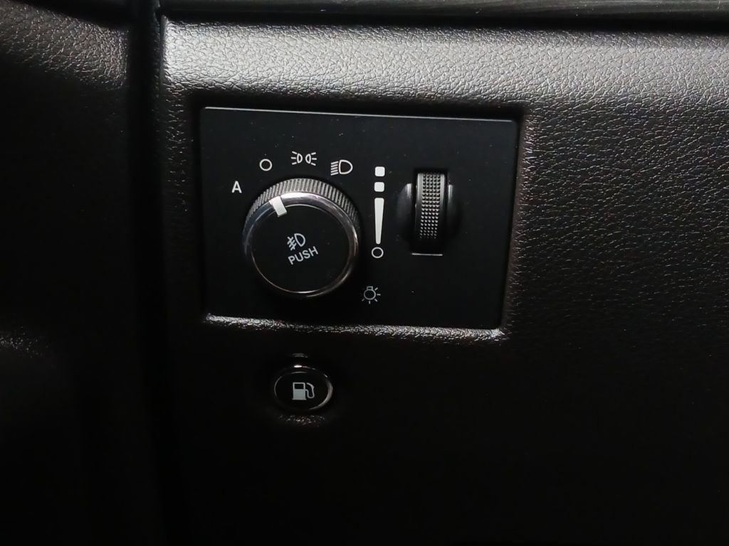 Used 2022 Jeep Grand Cherokee Laredo E w/ Security & Convenience Group AWD/4WD image 12
