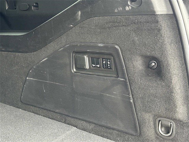 Used 2023 Cadillac Escalade ESV Premium Luxury image 14