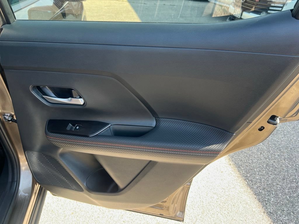 Certified 2025 Nissan Kicks SR w/ SR Premium Package AWD/4WD image 18
