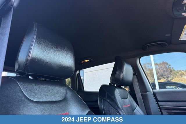 Used 2024 Jeep Compass Trailhawk AWD/4WD image 19