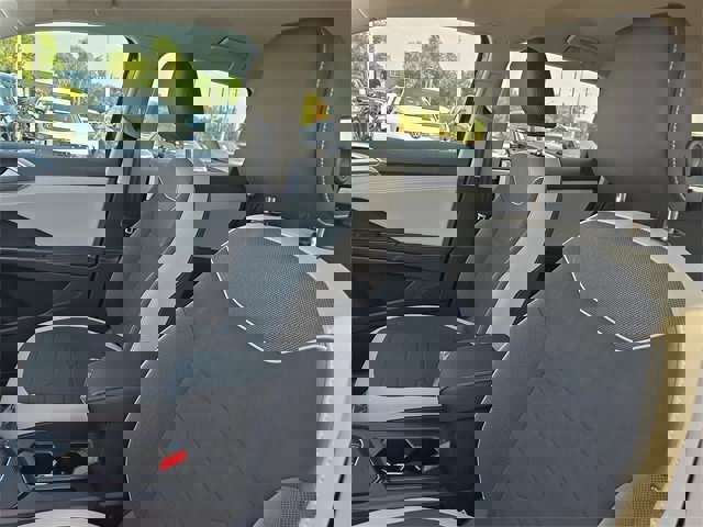 New 2025 Volkswagen Taos SE image 14