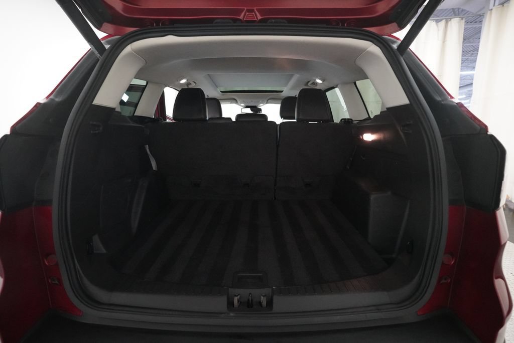 Used 2018 Ford Escape Titanium w/ Ford Safe & Smart Package AWD/4WD image 10